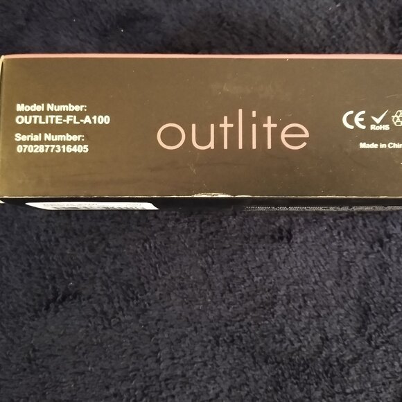 Black Outlite Flashlight - excellent condition - Picture 9 of 10